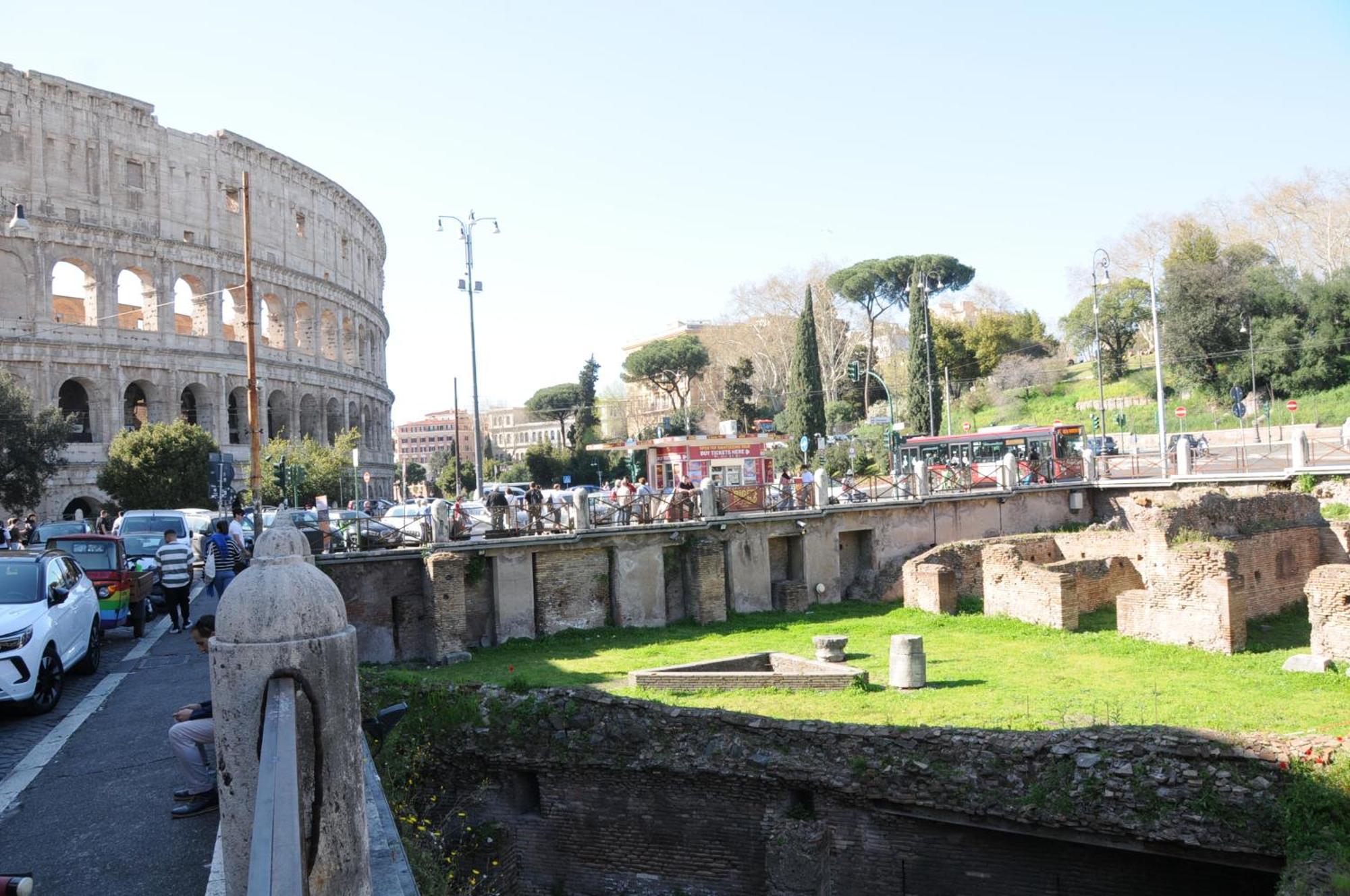 A Casa Di Lu, Al Colosseo - Guest House Ρώμη Εξωτερικό φωτογραφία