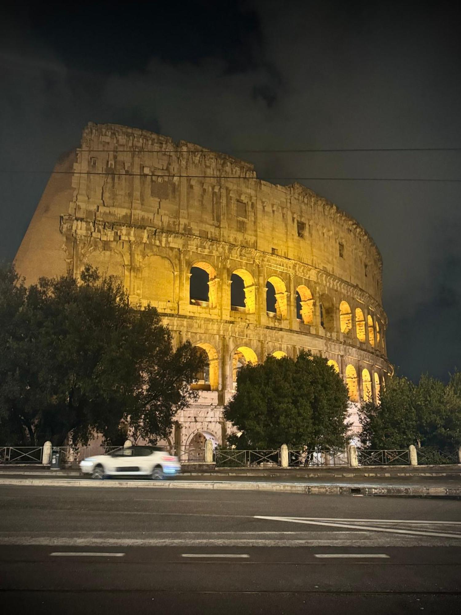 A Casa Di Lu, Al Colosseo - Guest House Ρώμη Εξωτερικό φωτογραφία
